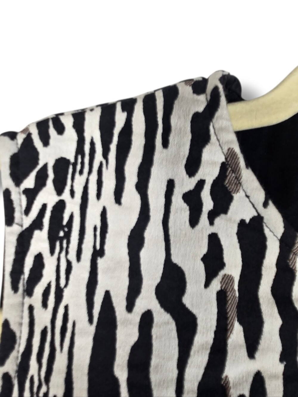 St. John Animal Print Sheath Dress Quiet Luxury Mixed Safari Sleeveless Size 8 - Picture 8 of 16